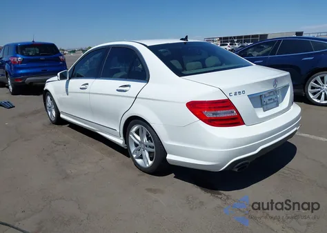 2014 Mercedes-Benz C 250 Luxury/Sport из США, поврежденный, VIN WDDGF4HB8ER318256